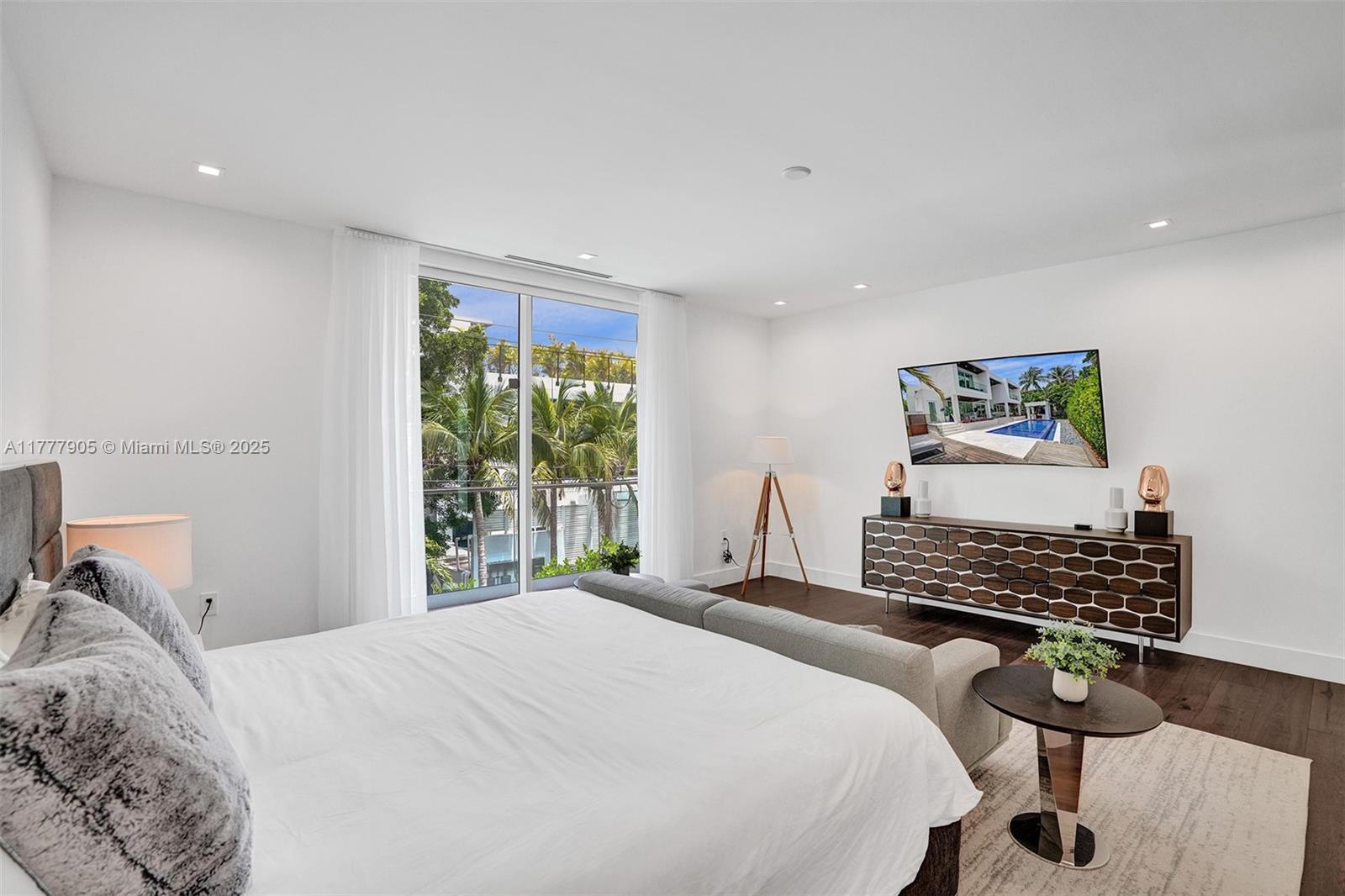 TROPICAL ISLE HOMES SUB 4 - Residential