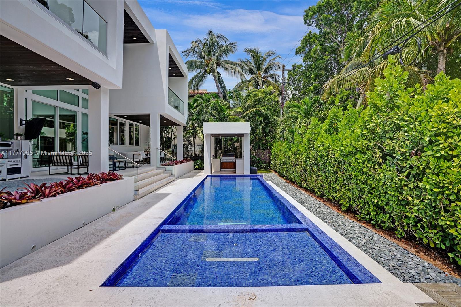TROPICAL ISLE HOMES SUB 4 - Residential