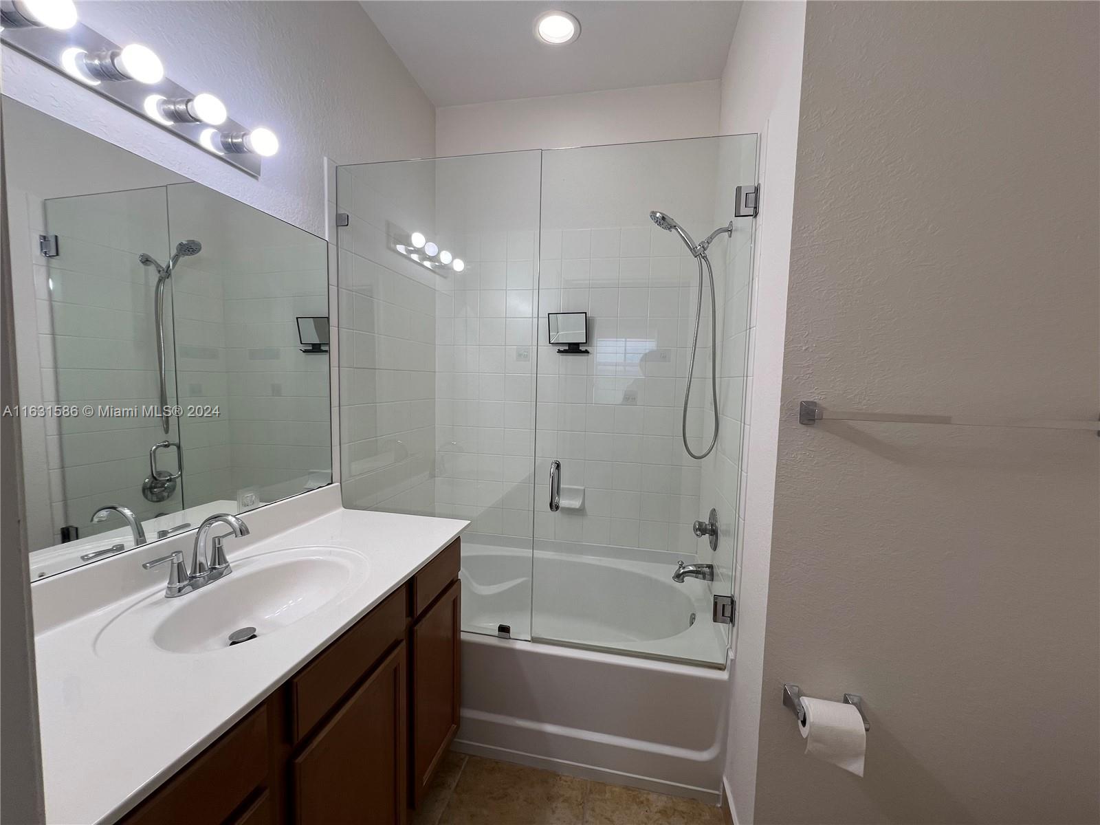 CORONADO AT DORAL III CON - Residential Lease