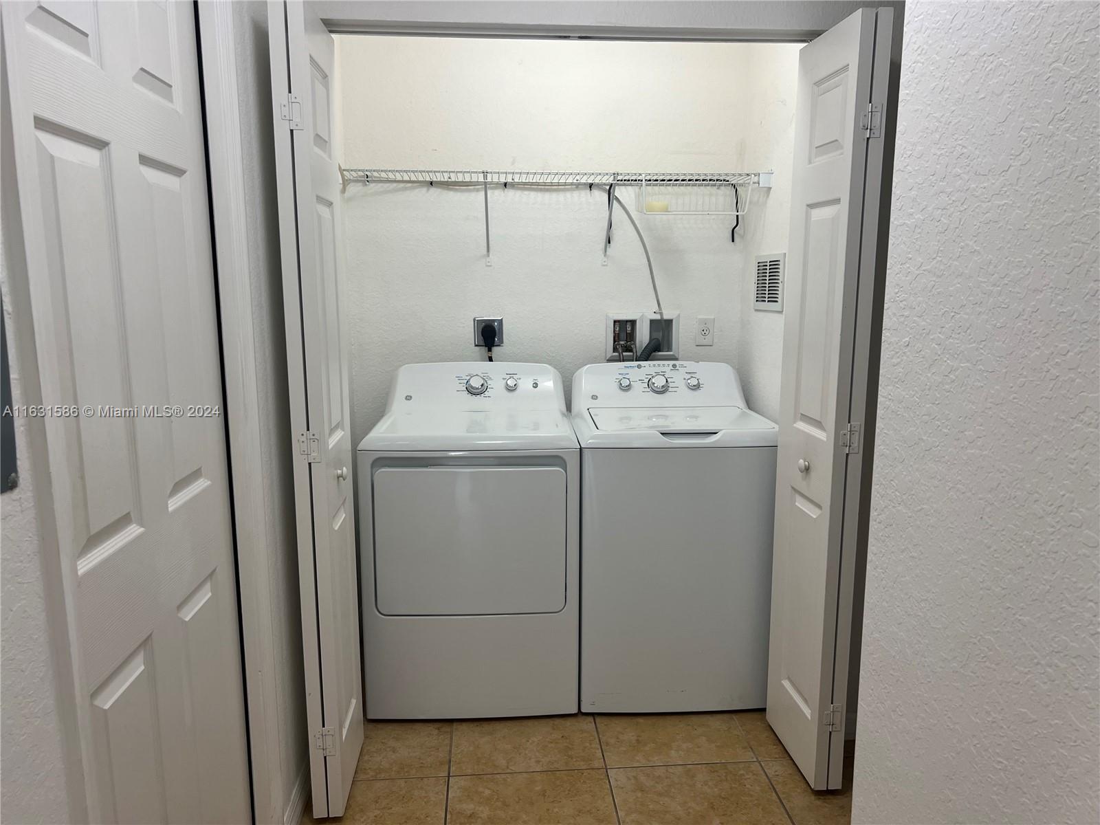 CORONADO AT DORAL III CON - Residential Lease