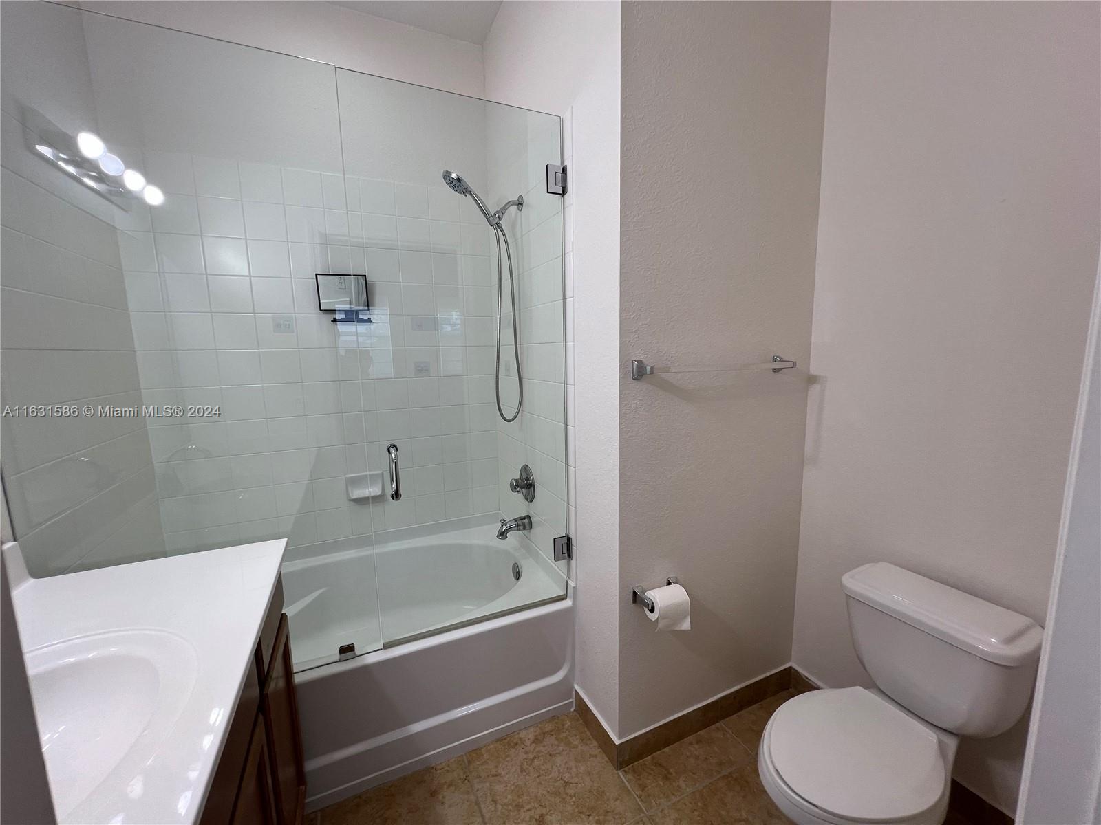 CORONADO AT DORAL III CON - Residential Lease