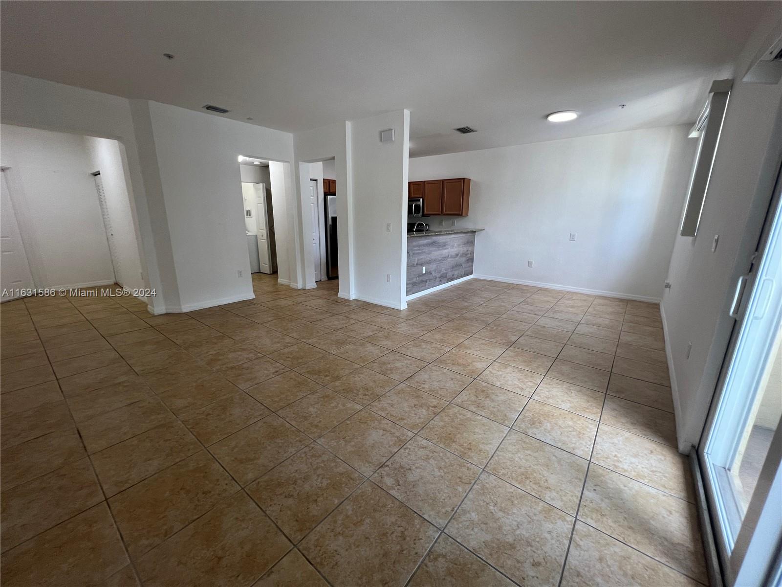 CORONADO AT DORAL III CON - Residential Lease
