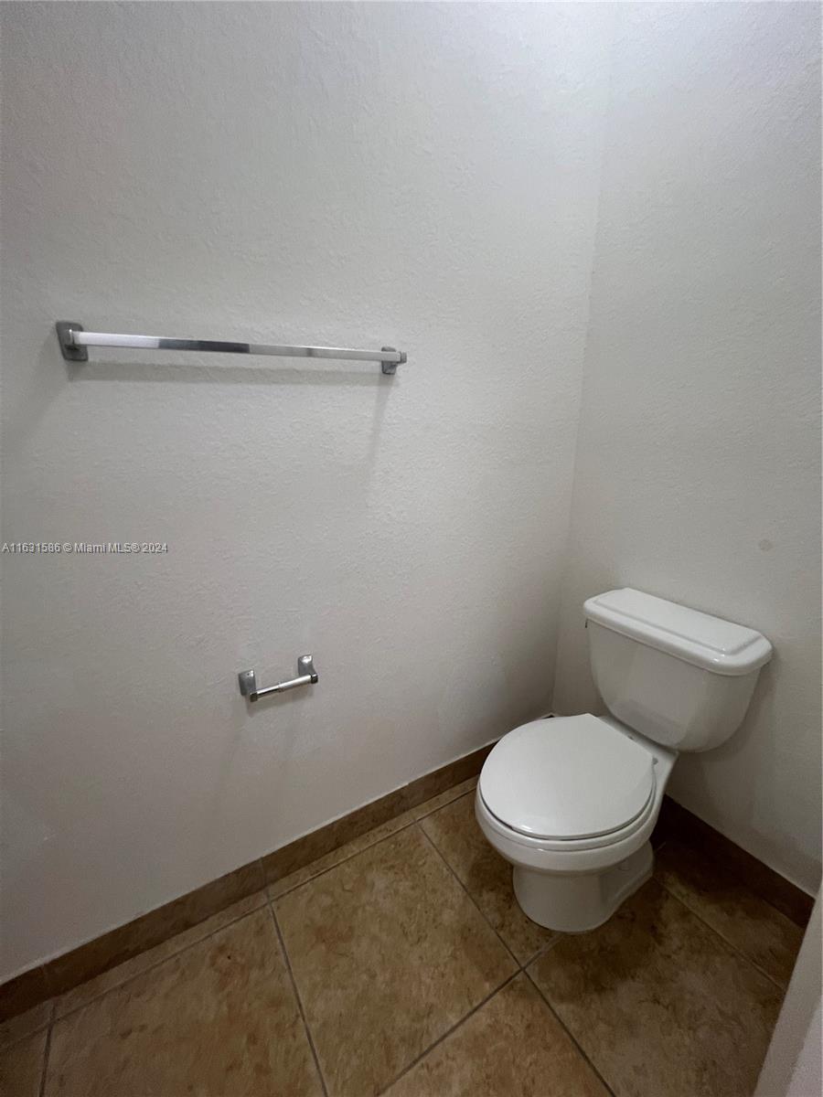 CORONADO AT DORAL III CON - Residential Lease