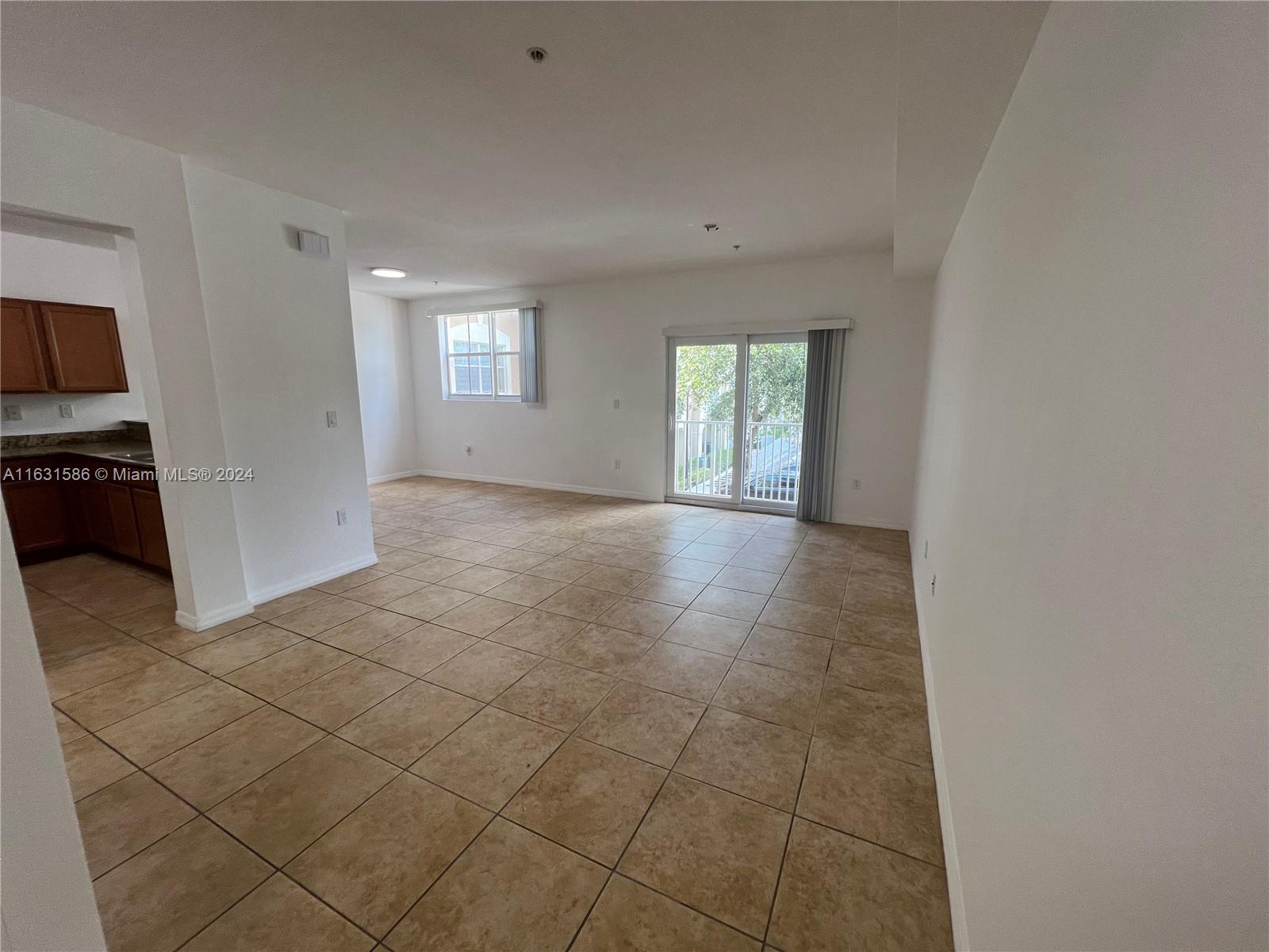 CORONADO AT DORAL III CON - Residential Lease
