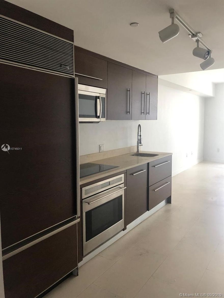Best and lowest price for a true 1 bedroom in the building. Owner Motivated. Easy to show. Beautiful, large and bright Unit with amazing views to Miami River and skyline. Marble flooring, top of the line appliances, Italian kitchen cabinetry and floor to ceiling windows. Located in the heart of Brickell Avenue near everything. Unit is sold AS-IS.
