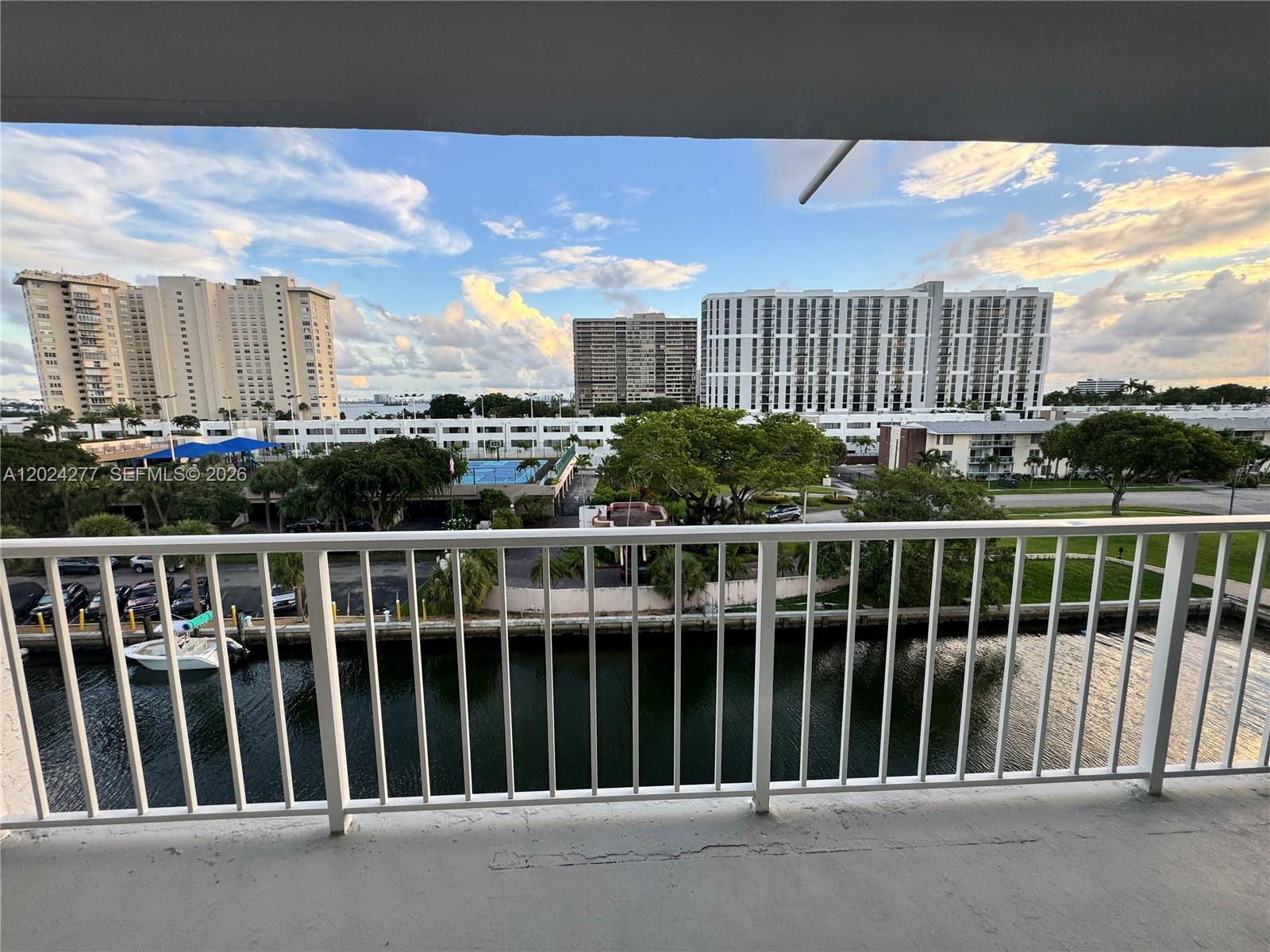CRICKET CLUBHOUSE CONDO - Land