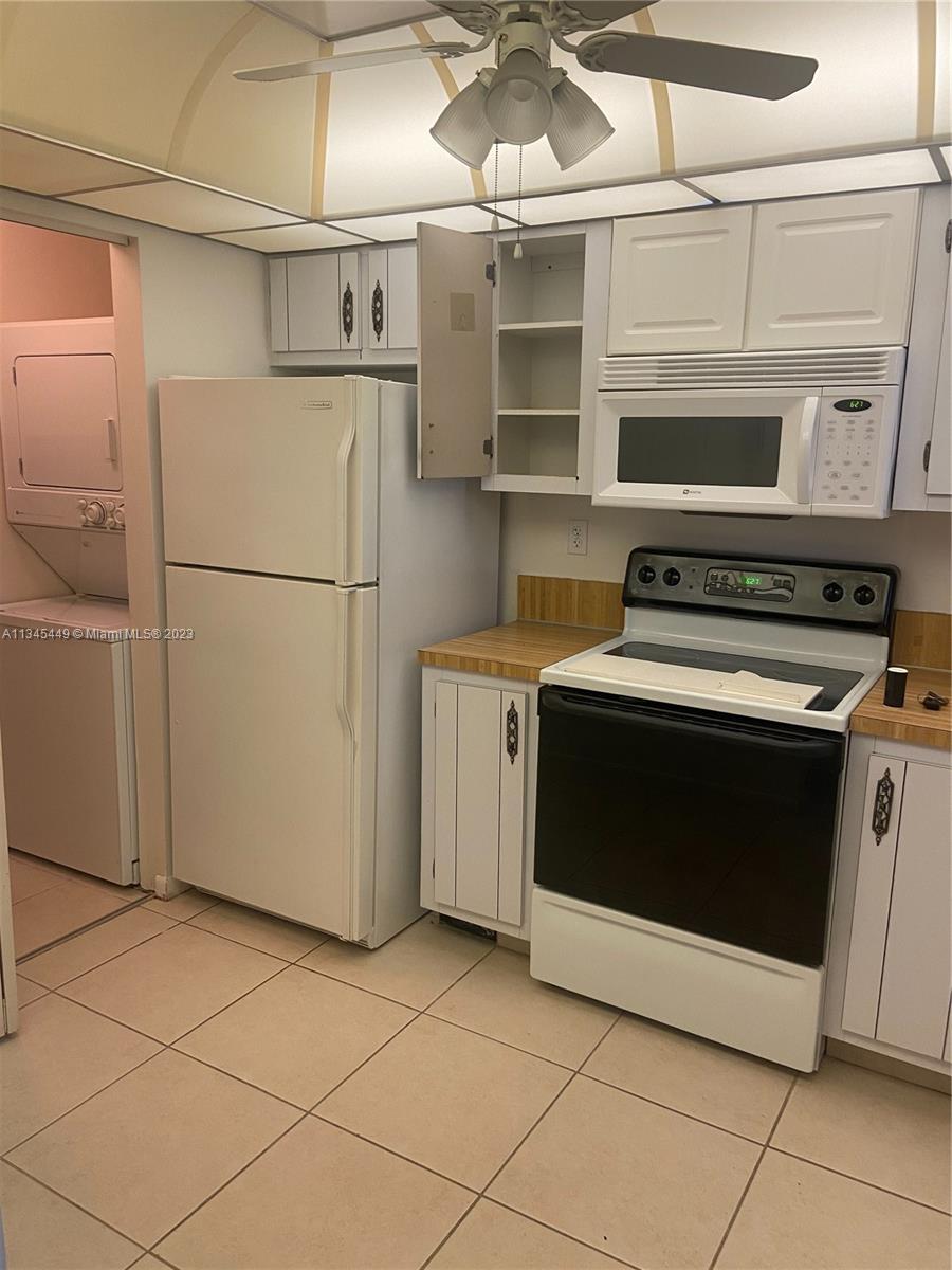 GREENS OF INVERRARY PH 1 - Residential