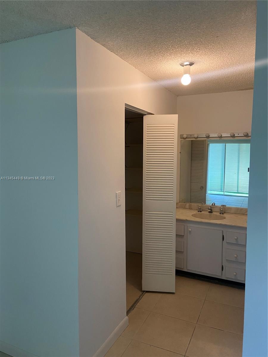 GREENS OF INVERRARY PH 1 - Residential