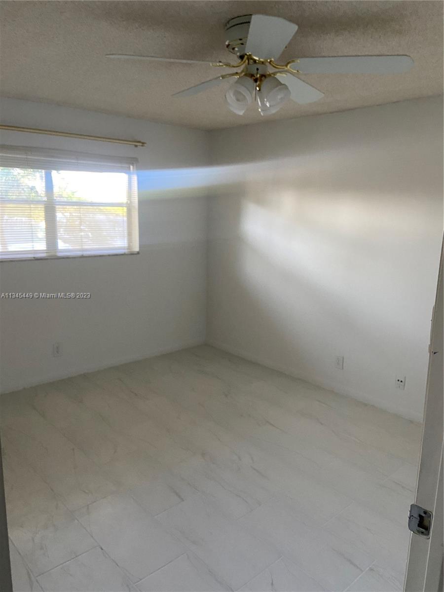 GREENS OF INVERRARY PH 1 - Residential