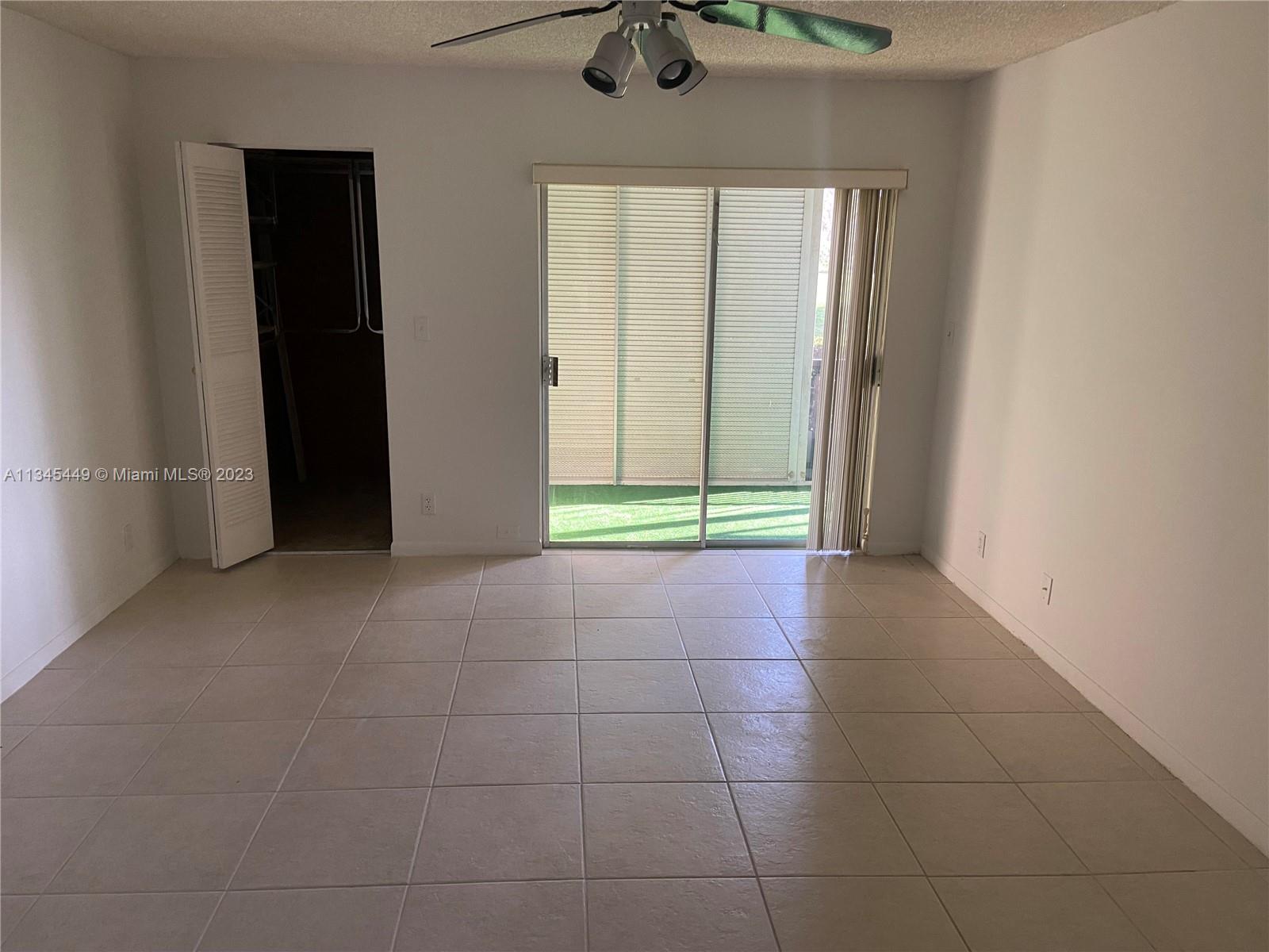 GREENS OF INVERRARY PH 1 - Residential