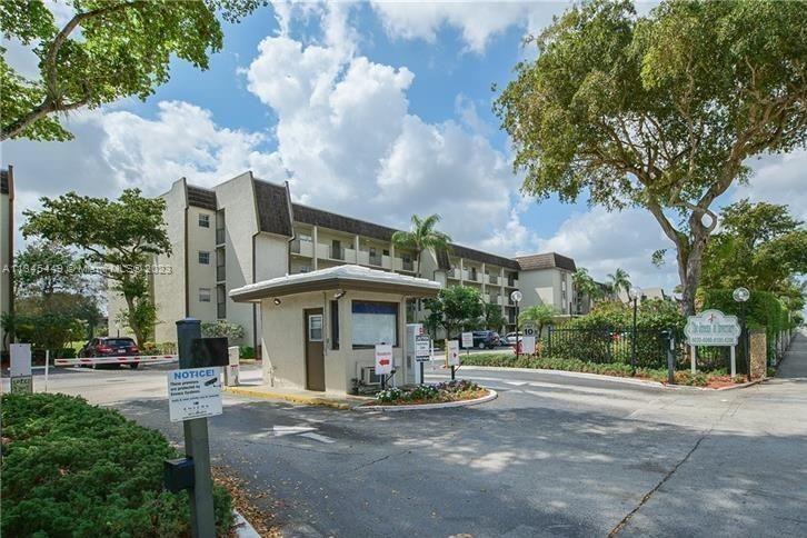 GREENS OF INVERRARY PH 1 - Residential