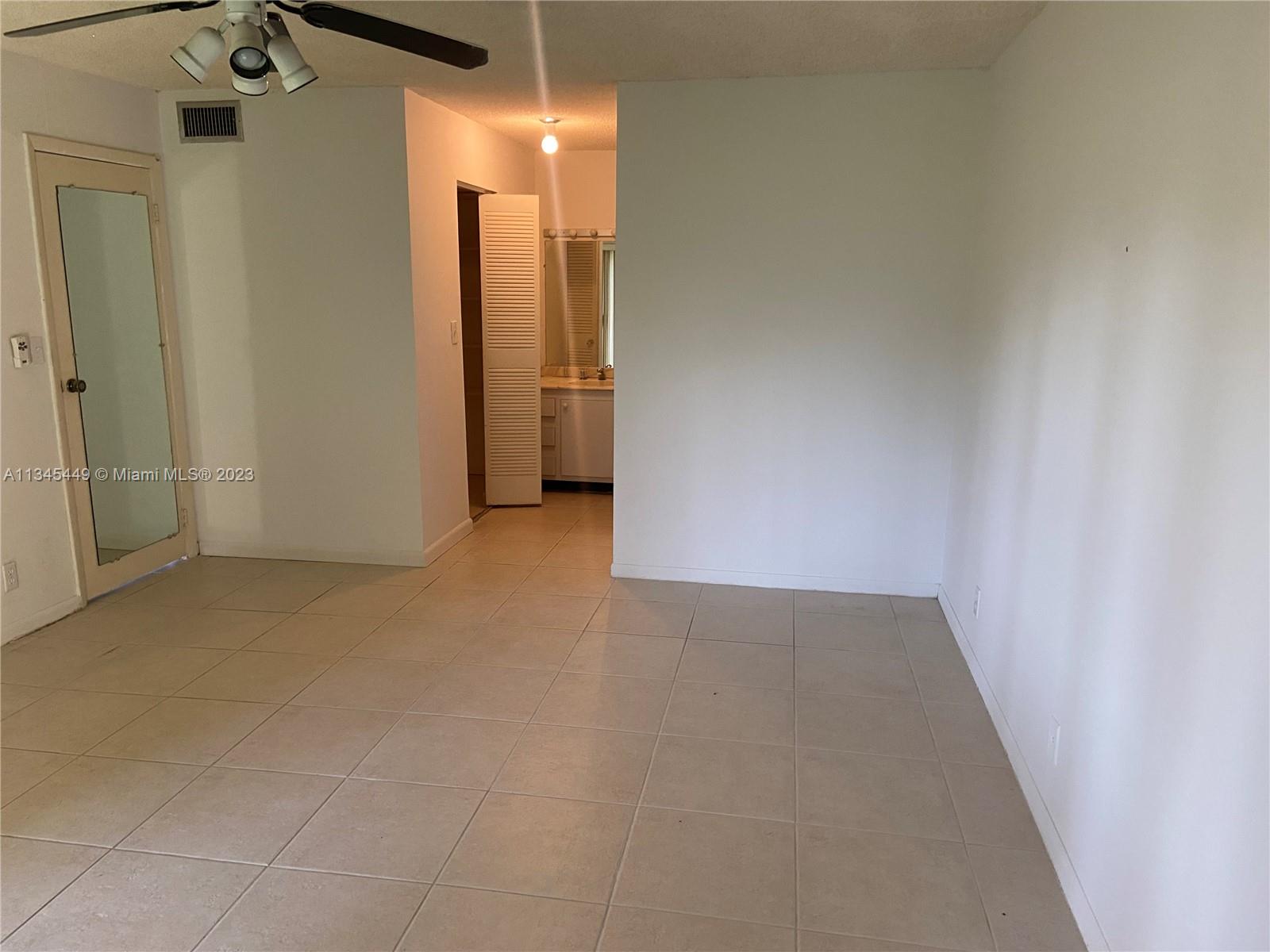 GREENS OF INVERRARY PH 1 - Residential