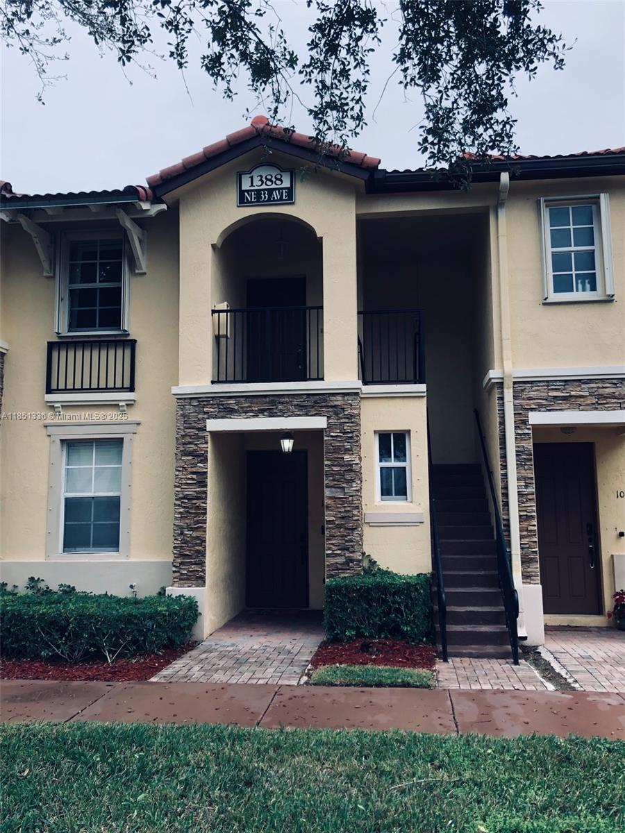 Move in ready townhouse at Malibu Bay Gated Community. 3 bedrooms and 2 bathrooms with tile and wood floor. Newly updated kitchen with stone counter tops. Washer and dryer in the unit. One assigned parking and ample visitors parking. Top tier club house with pool, gym and common area. Close to turnpike, homestead hospital and restaurants. A place you can proudly call home.