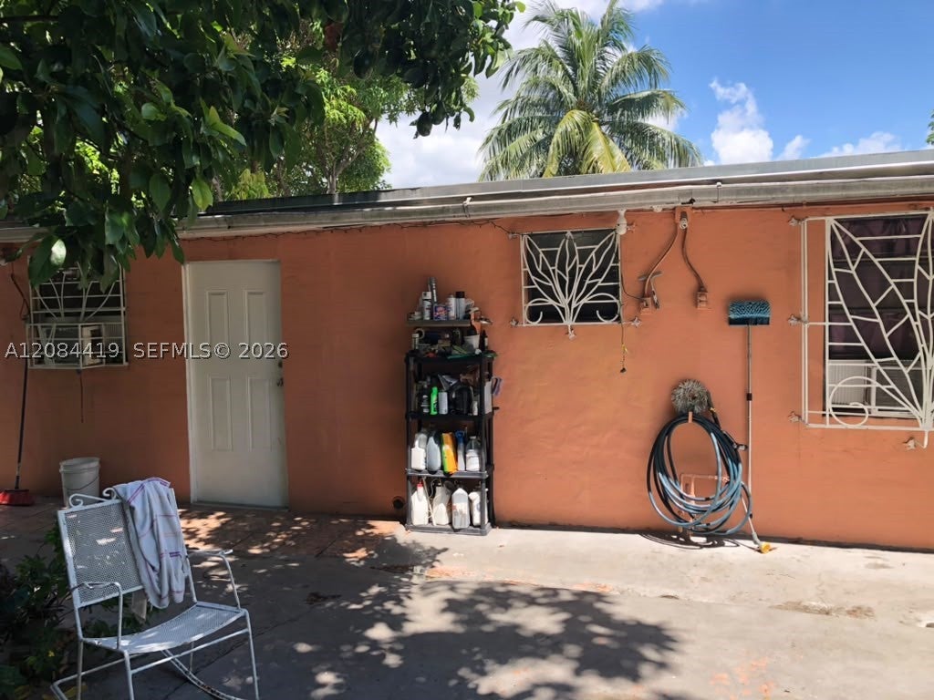 770 E 17th St, Hialeah FL 33010