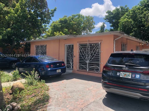 Photo of 770 E 17th St, Hialeah, FL 33010 (MLS # A12084419)