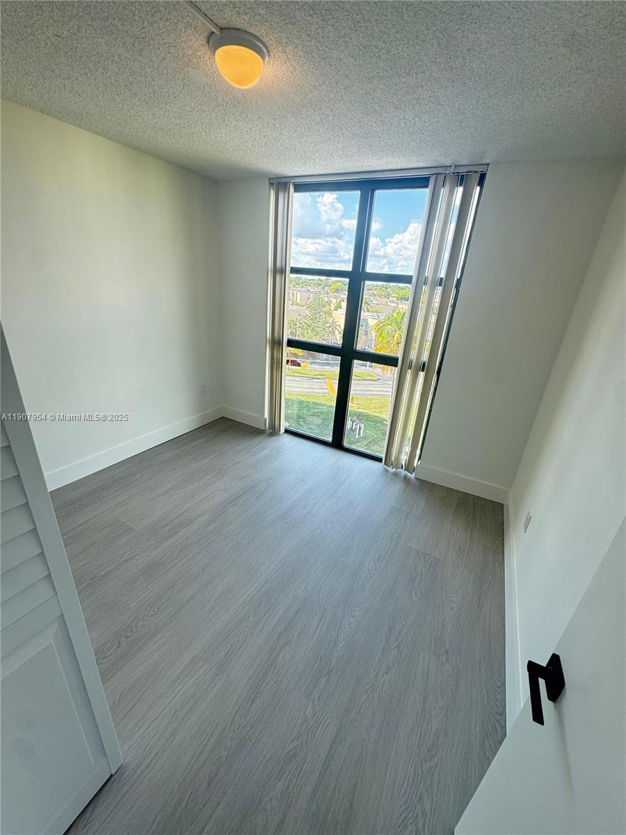 11780 SW 18th St 528-2