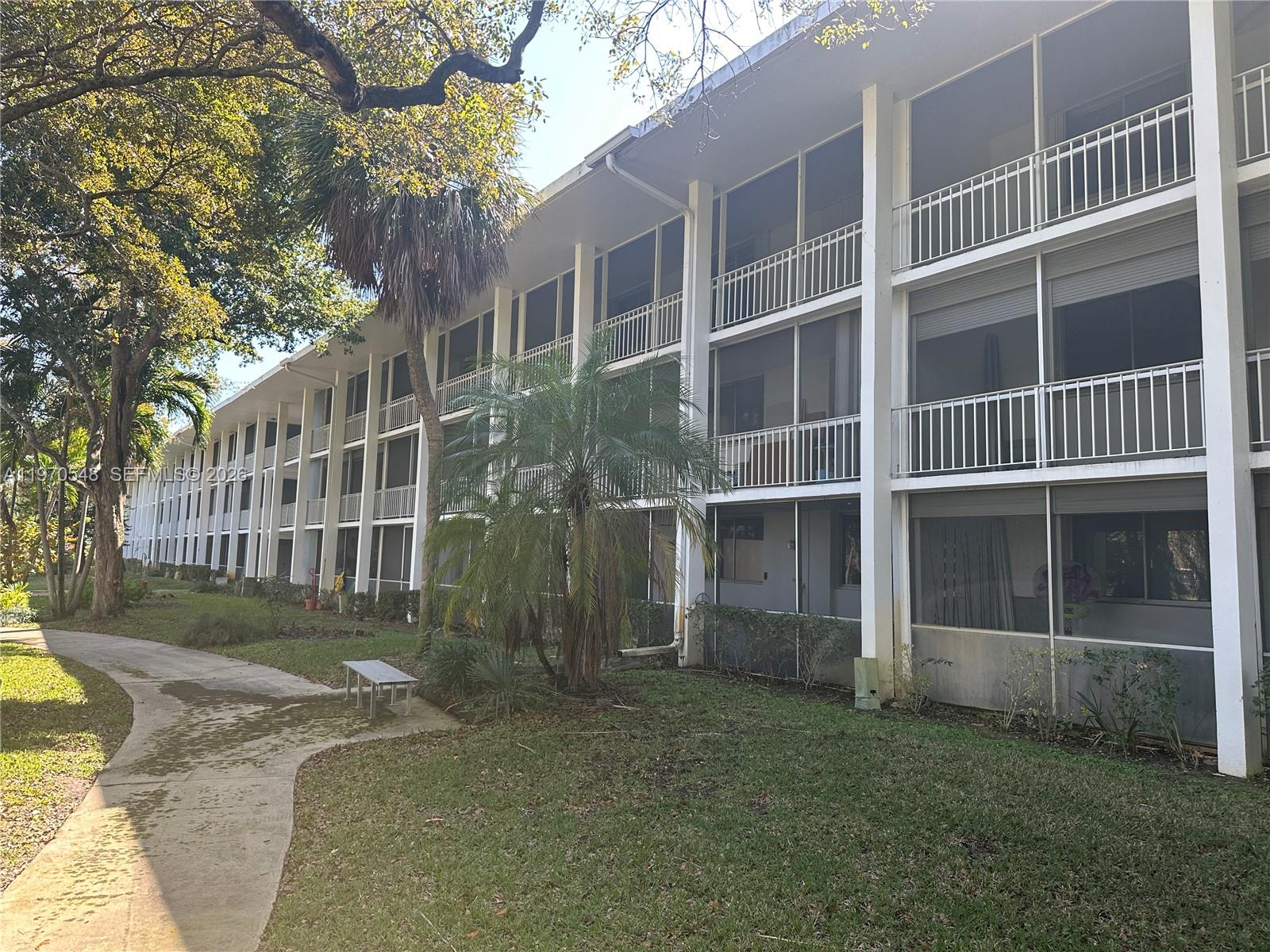 DEERFIELD LAKE CONDOMINIU - Residential