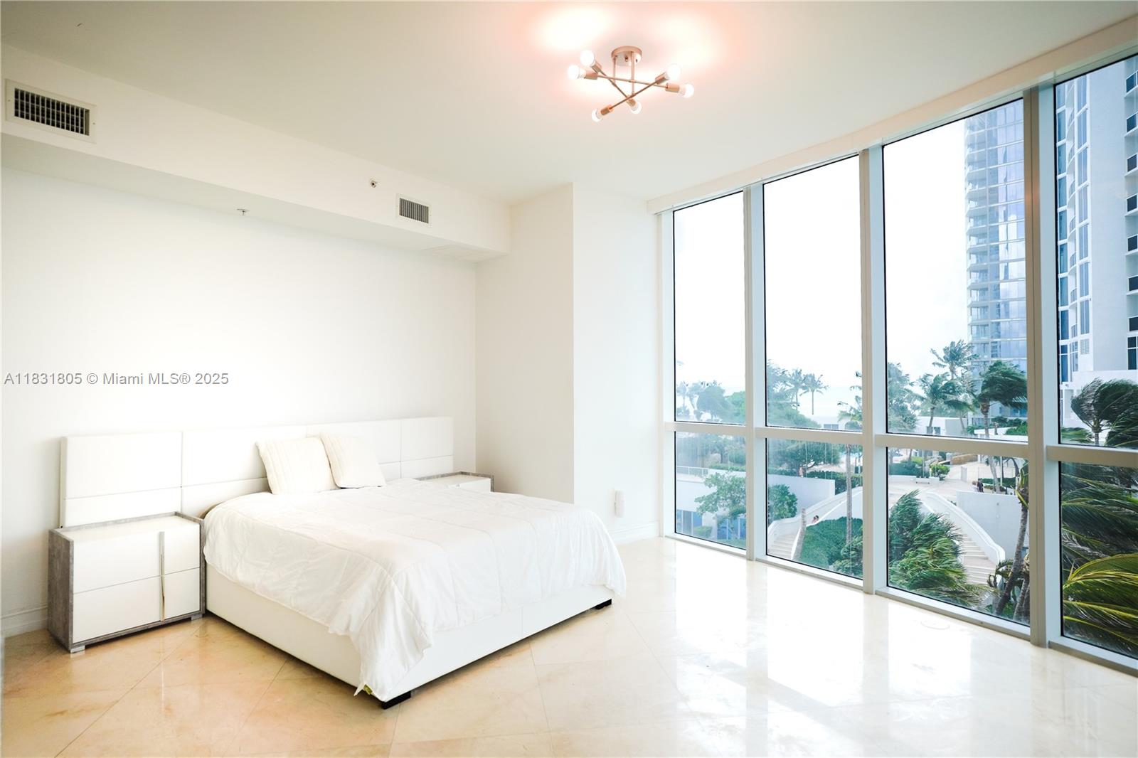 18101 Collins Ave 701