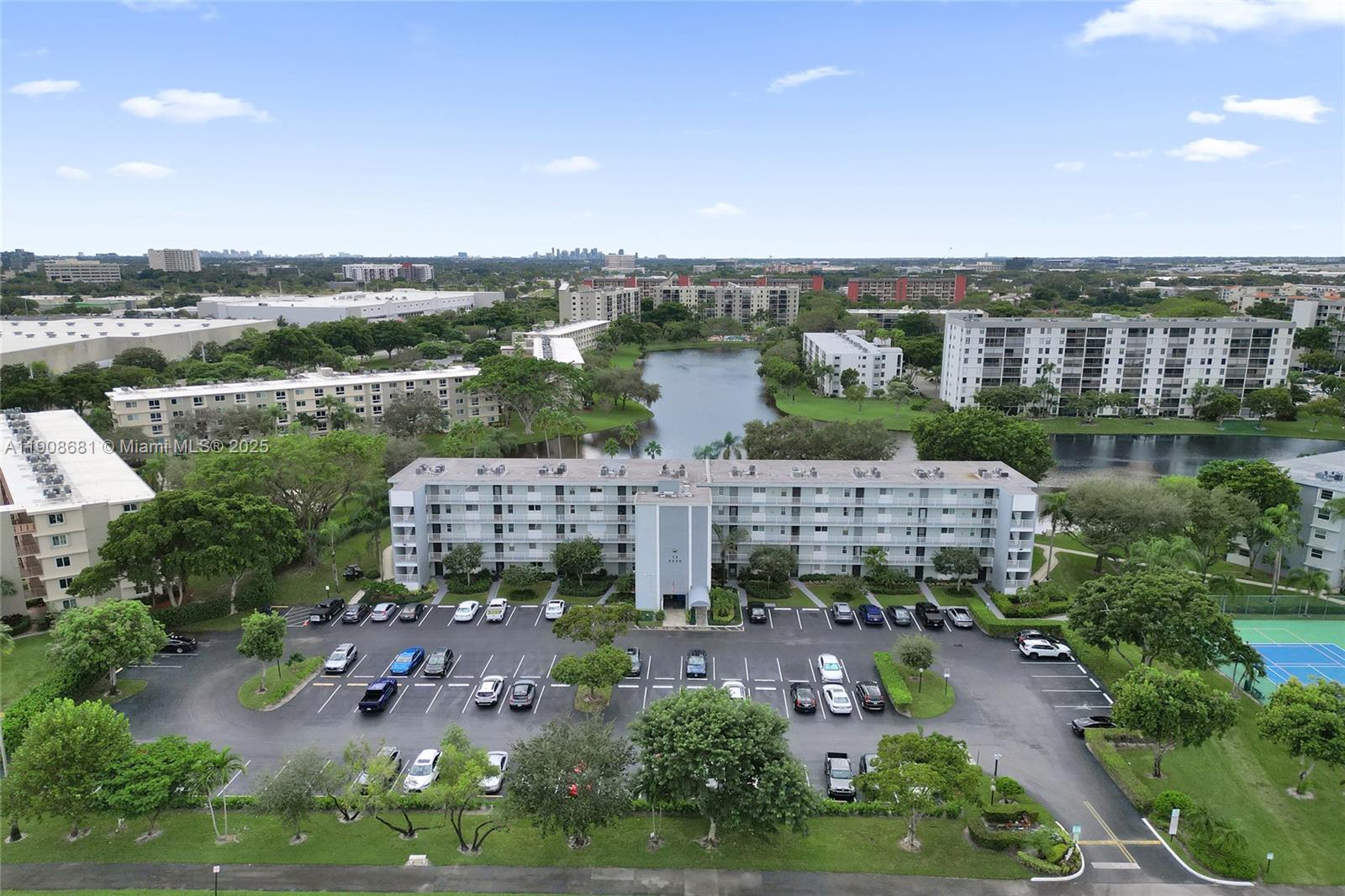 CYPRESS BEND CONDOMINIUM - Residential