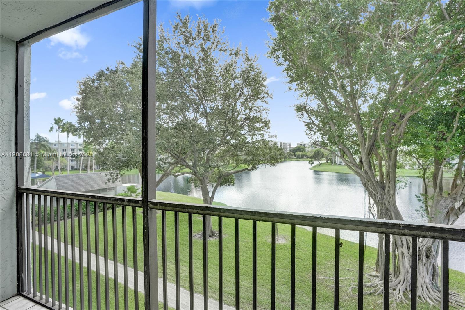 CYPRESS BEND CONDOMINIUM - Residential