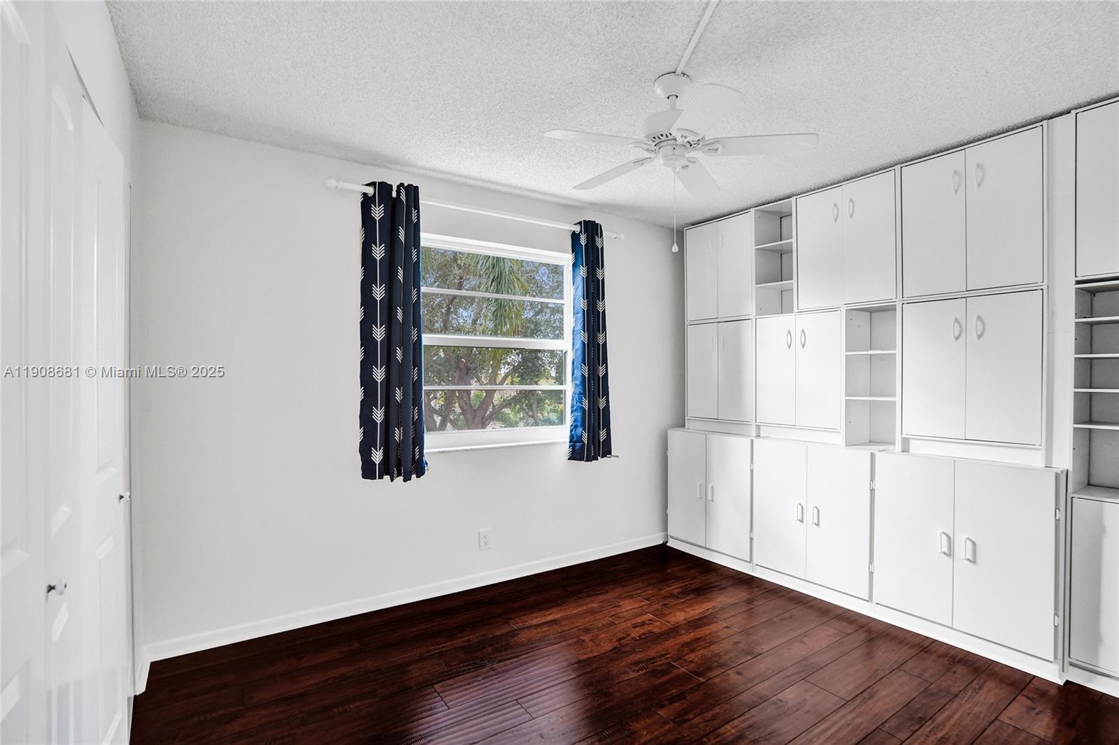 CYPRESS BEND CONDOMINIUM - Residential