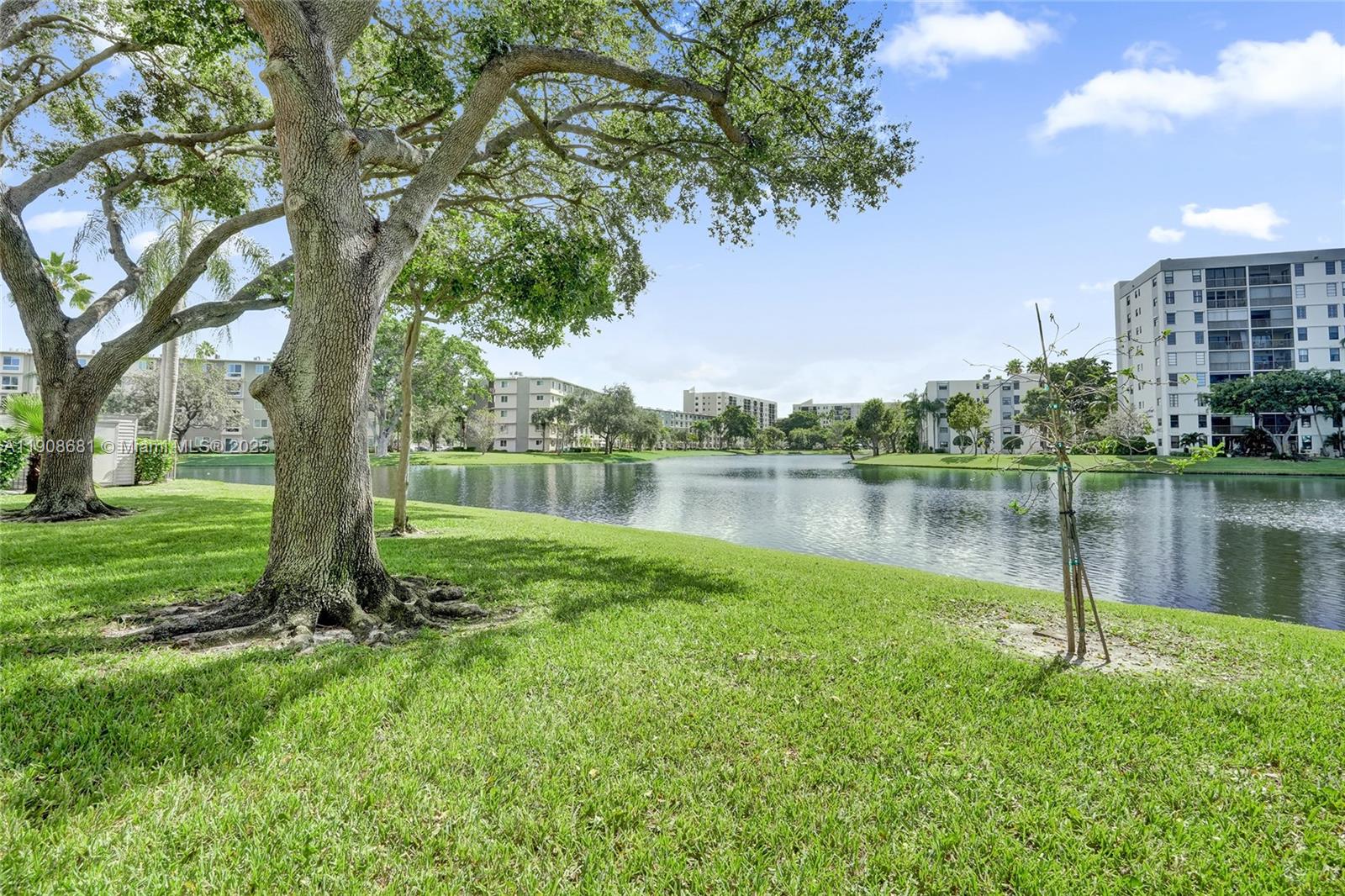 CYPRESS BEND CONDOMINIUM - Residential