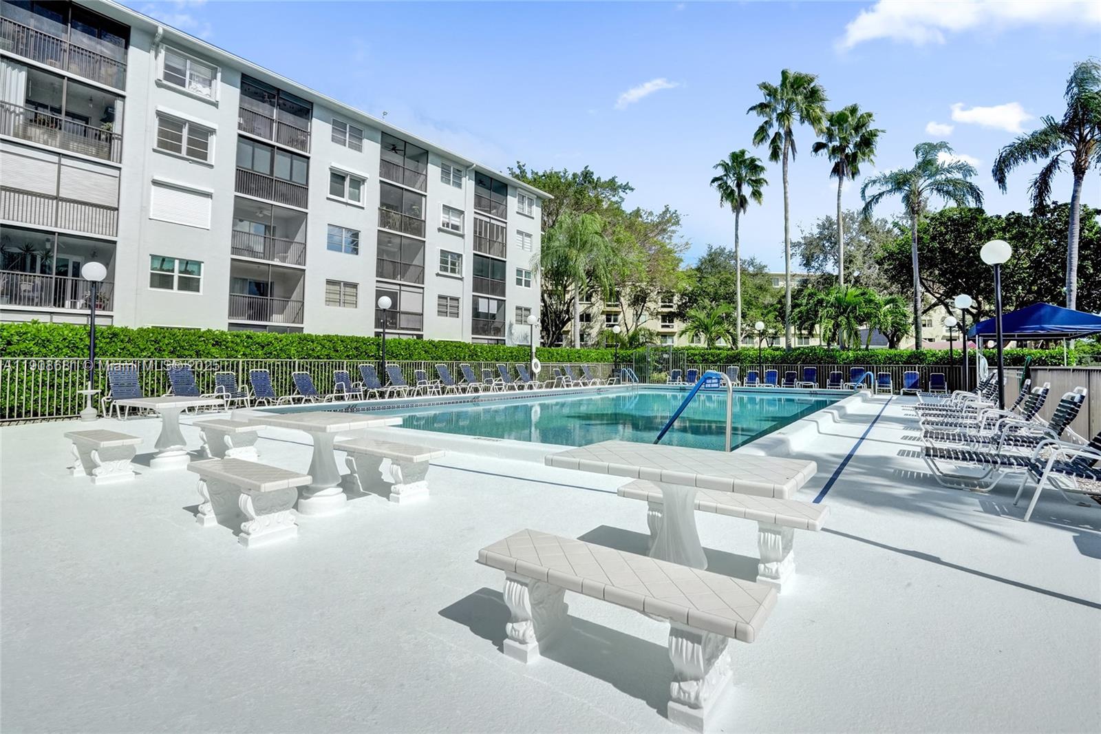 CYPRESS BEND CONDOMINIUM - Residential