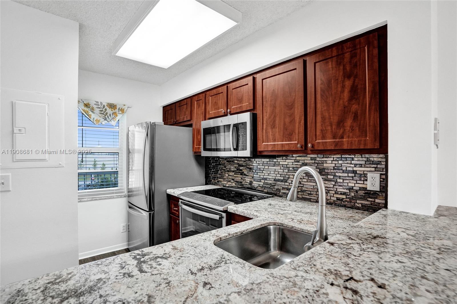 CYPRESS BEND CONDOMINIUM - Residential
