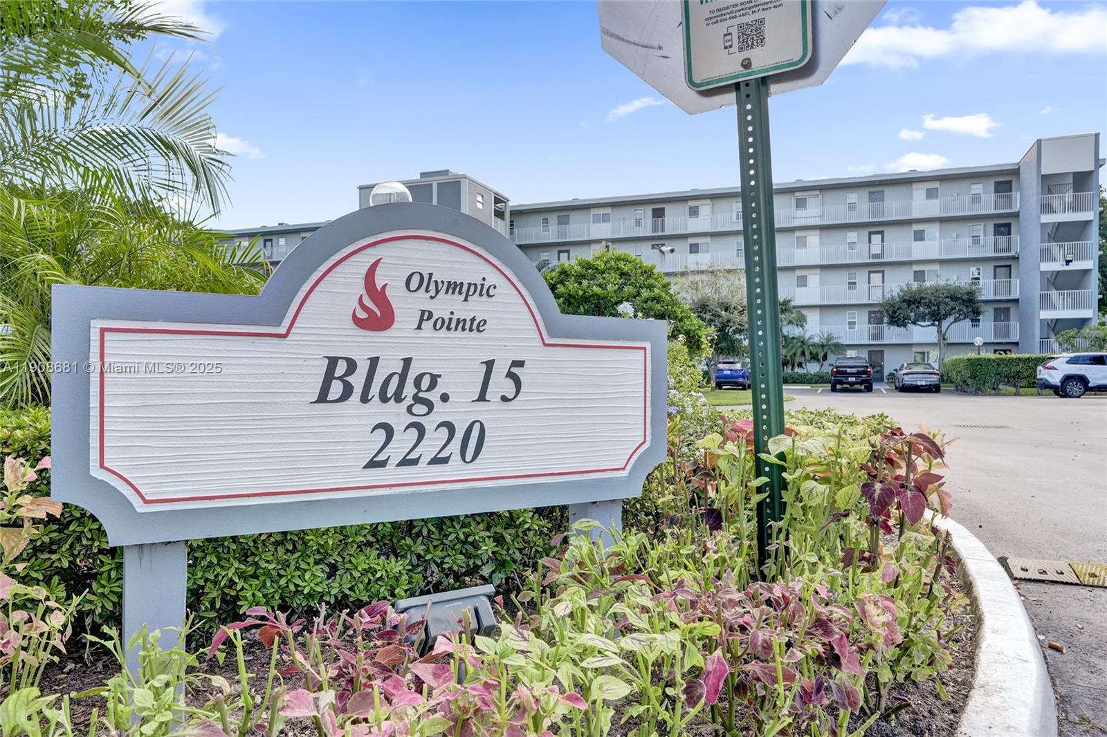 CYPRESS BEND CONDOMINIUM - Residential