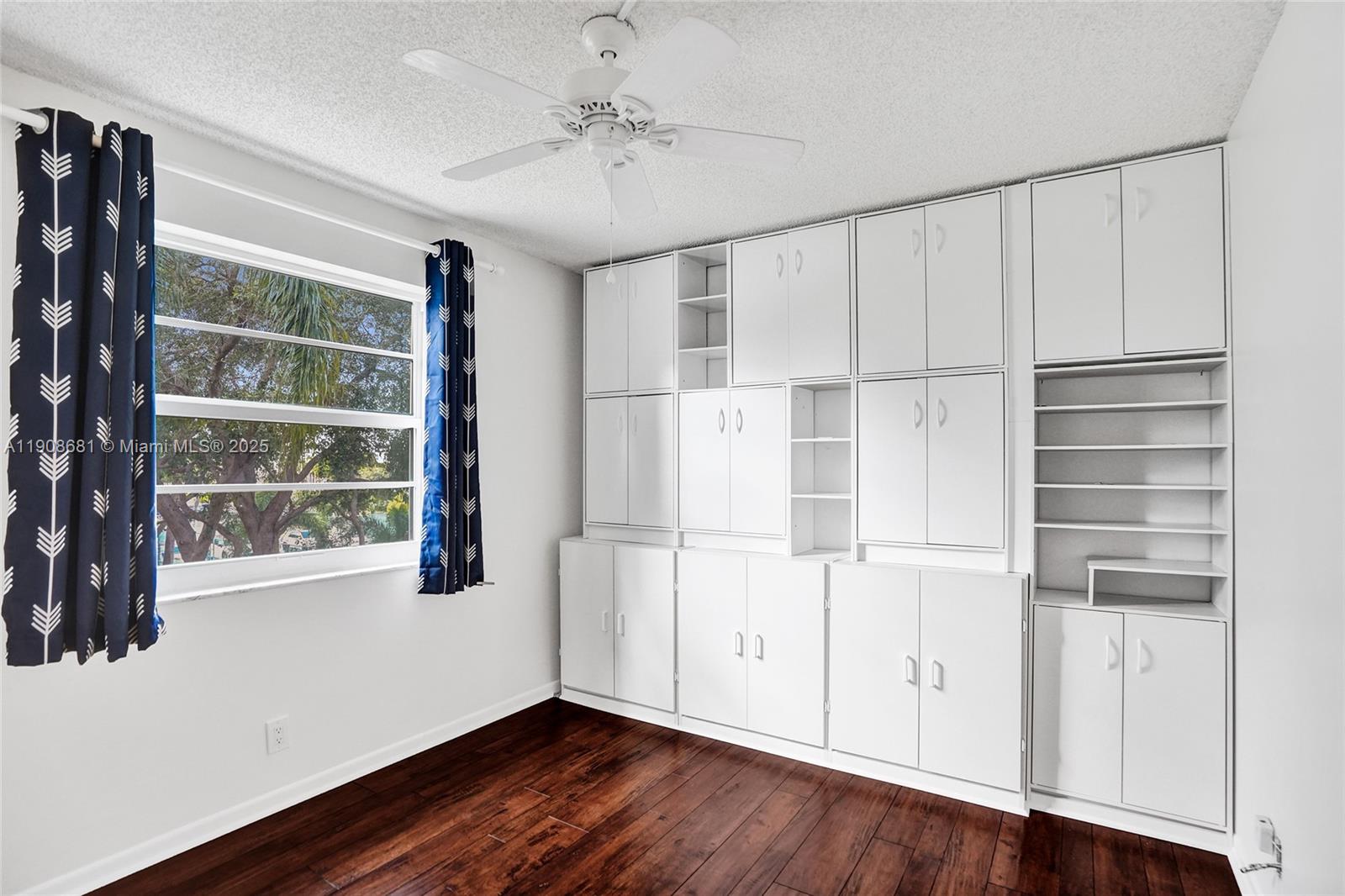 CYPRESS BEND CONDOMINIUM - Residential