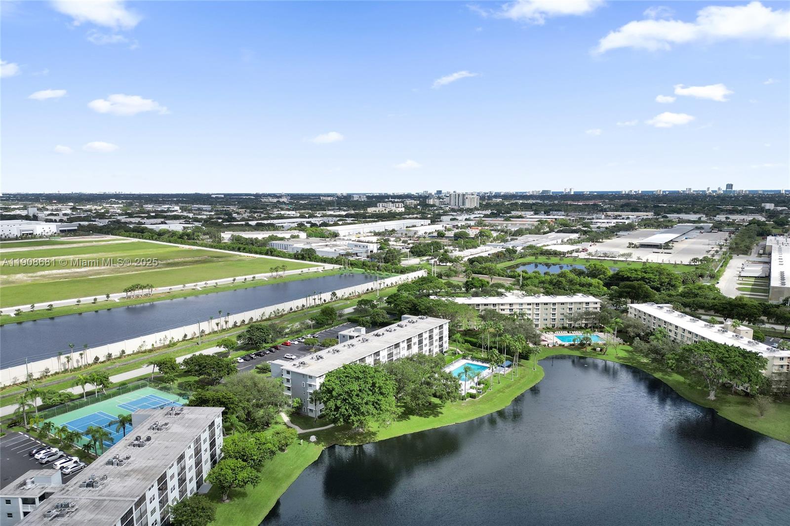 CYPRESS BEND CONDOMINIUM - Residential