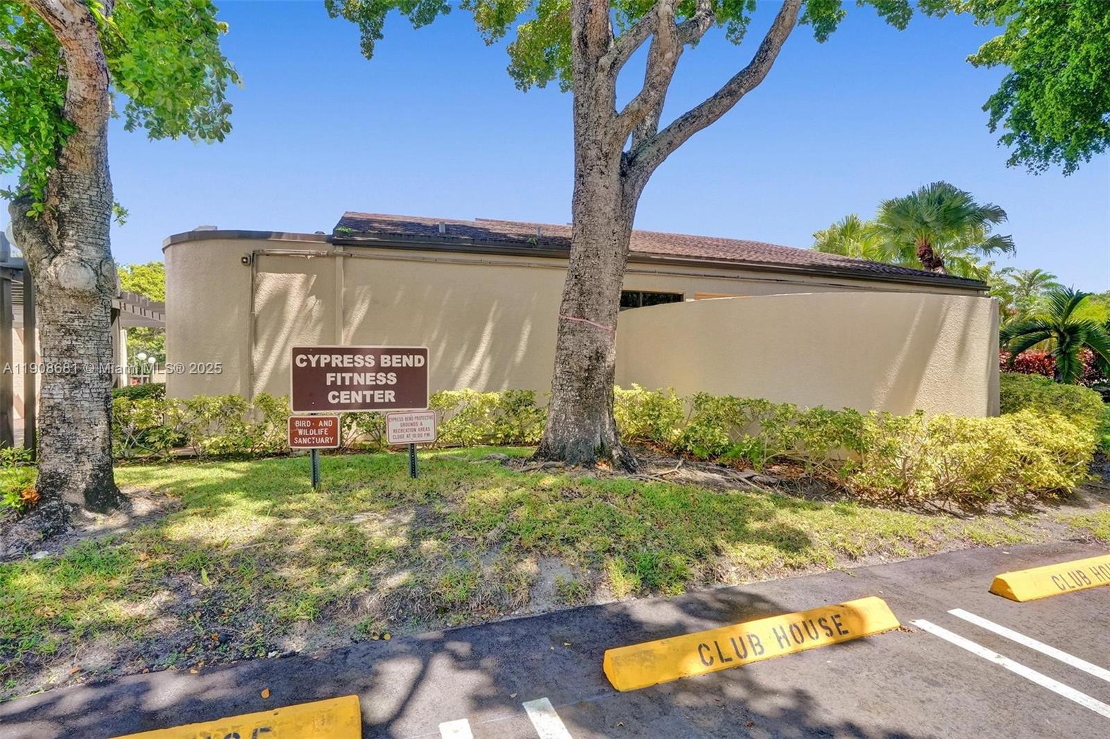 CYPRESS BEND CONDOMINIUM - Residential