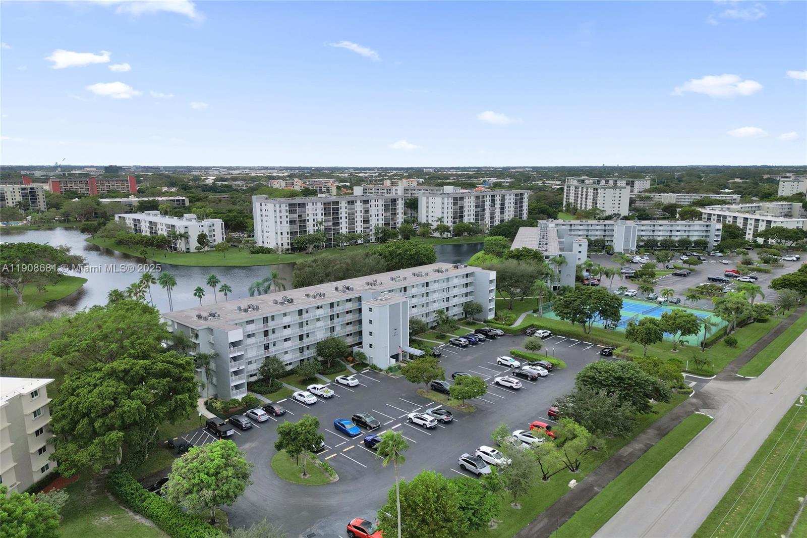 CYPRESS BEND CONDOMINIUM - Residential