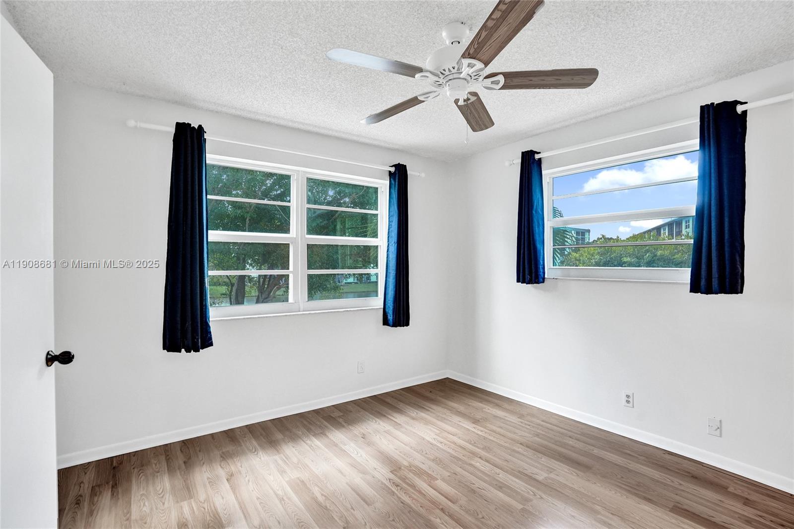 CYPRESS BEND CONDOMINIUM - Residential