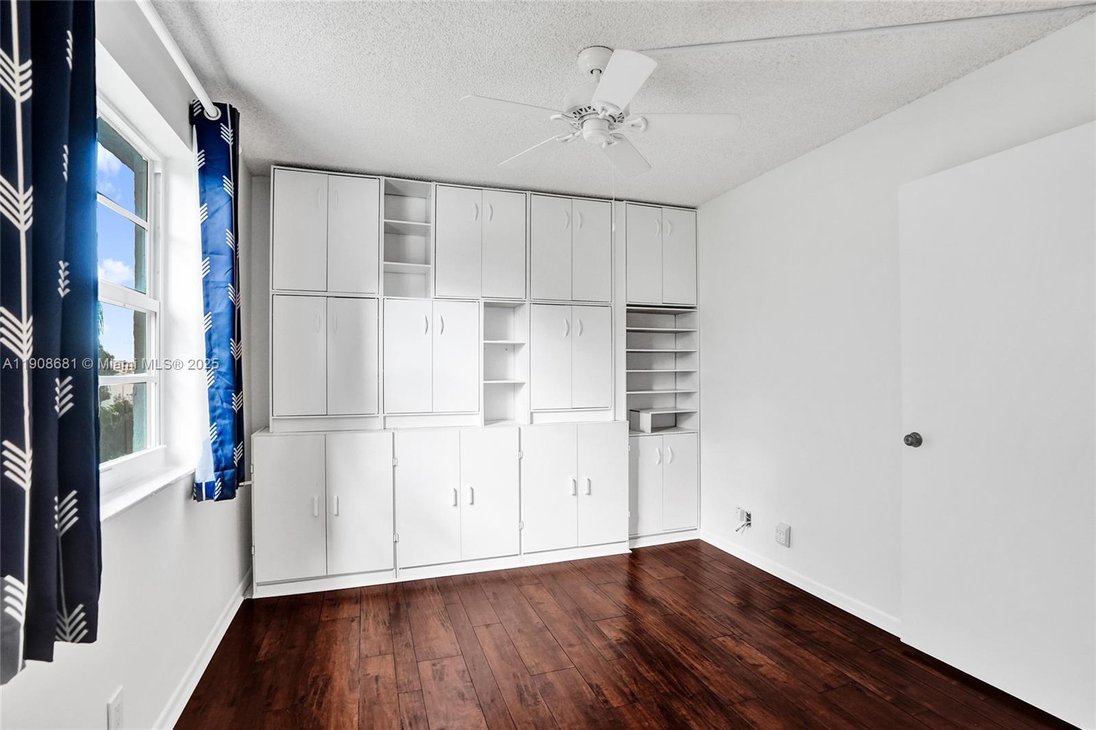 CYPRESS BEND CONDOMINIUM - Residential