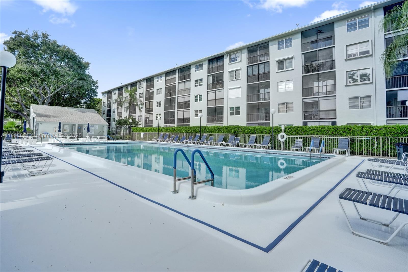 CYPRESS BEND CONDOMINIUM - Residential