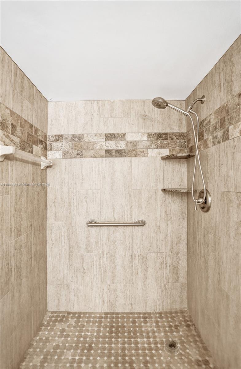 CYPRESS BEND CONDOMINIUM - Residential