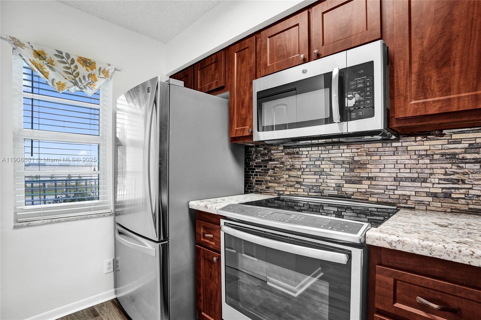 CYPRESS BEND CONDOMINIUM - Residential