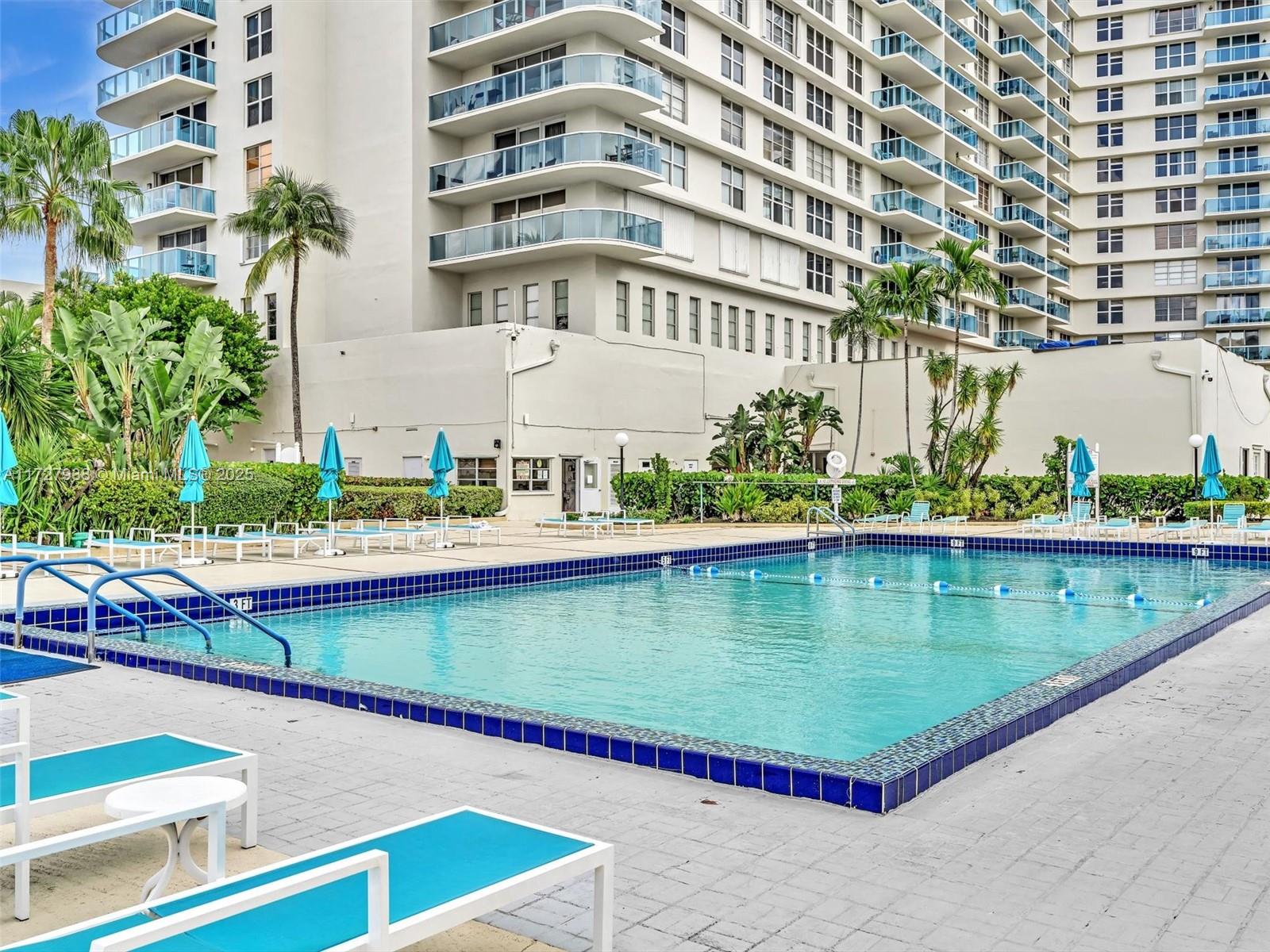 HALLMARK OF HOLLYWOOD CON - Residential