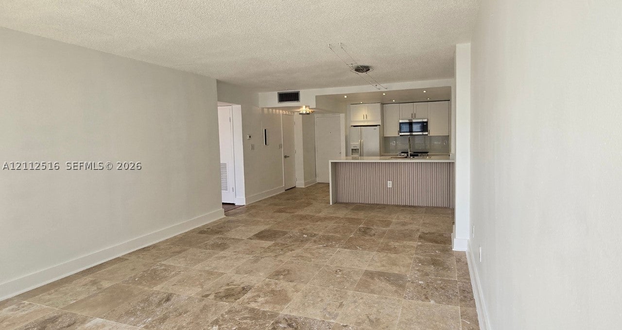 600 NE 36th St 1517