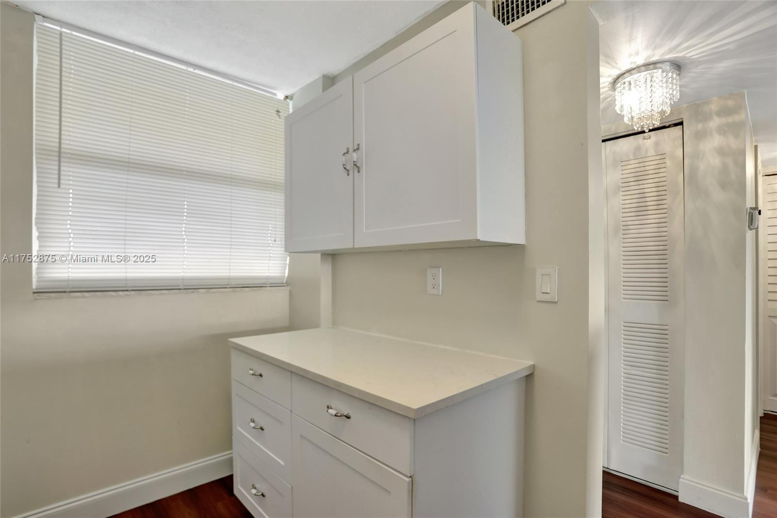 CONDOMINIUM 8 OF ENVIRON - Residential Lease