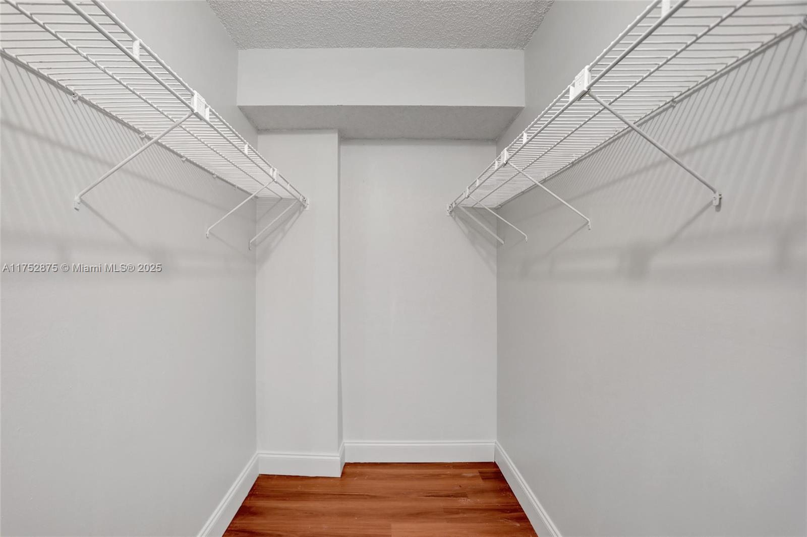 CONDOMINIUM 8 OF ENVIRON - Residential Lease