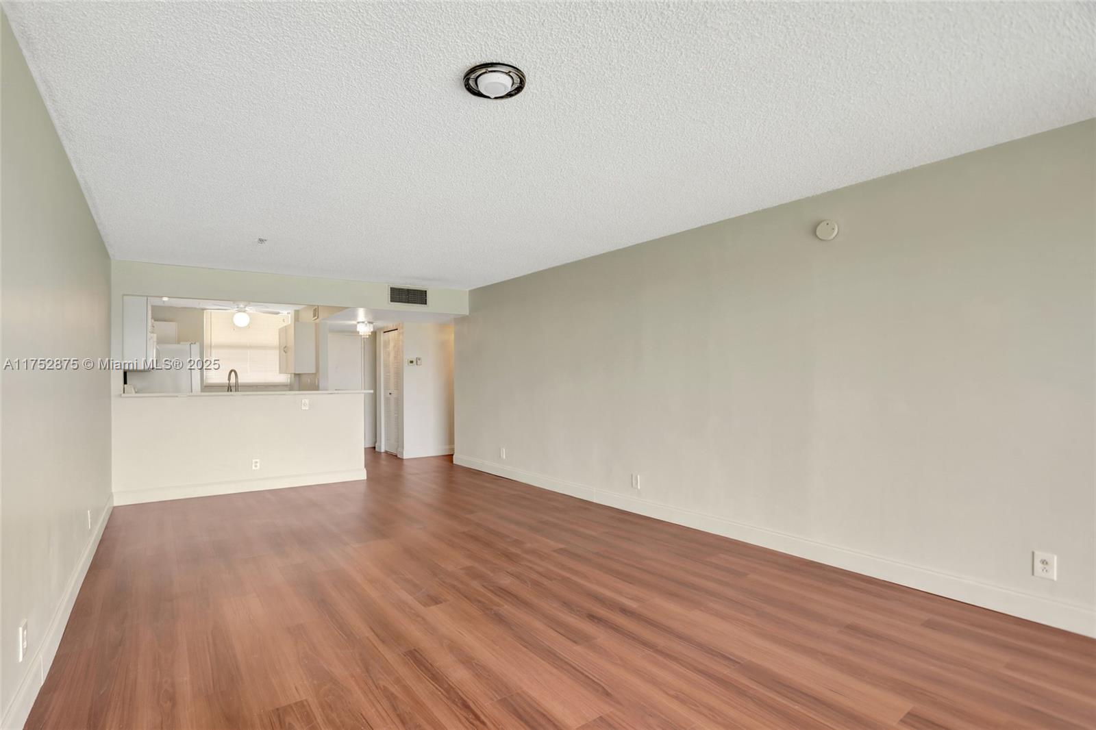 CONDOMINIUM 8 OF ENVIRON - Residential Lease