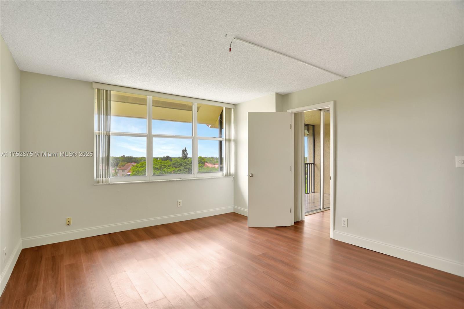 CONDOMINIUM 8 OF ENVIRON - Residential Lease