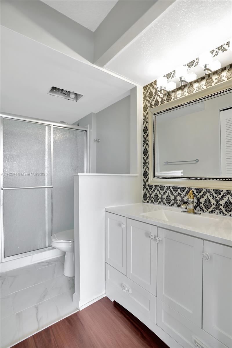 CONDOMINIUM 8 OF ENVIRON - Residential Lease