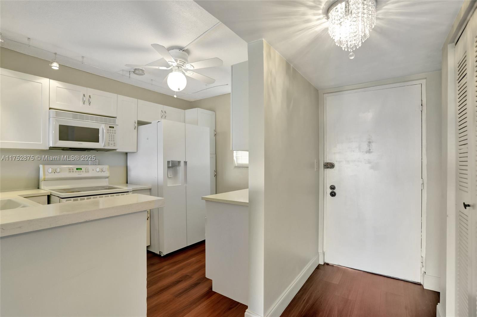 CONDOMINIUM 8 OF ENVIRON - Residential Lease