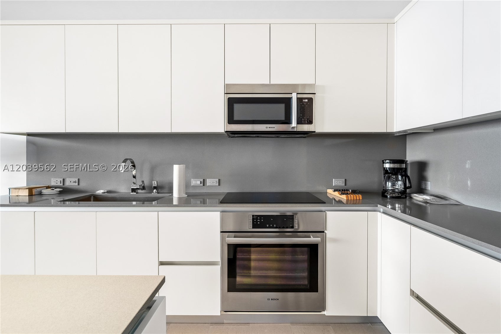 88 SW 7th St 1006