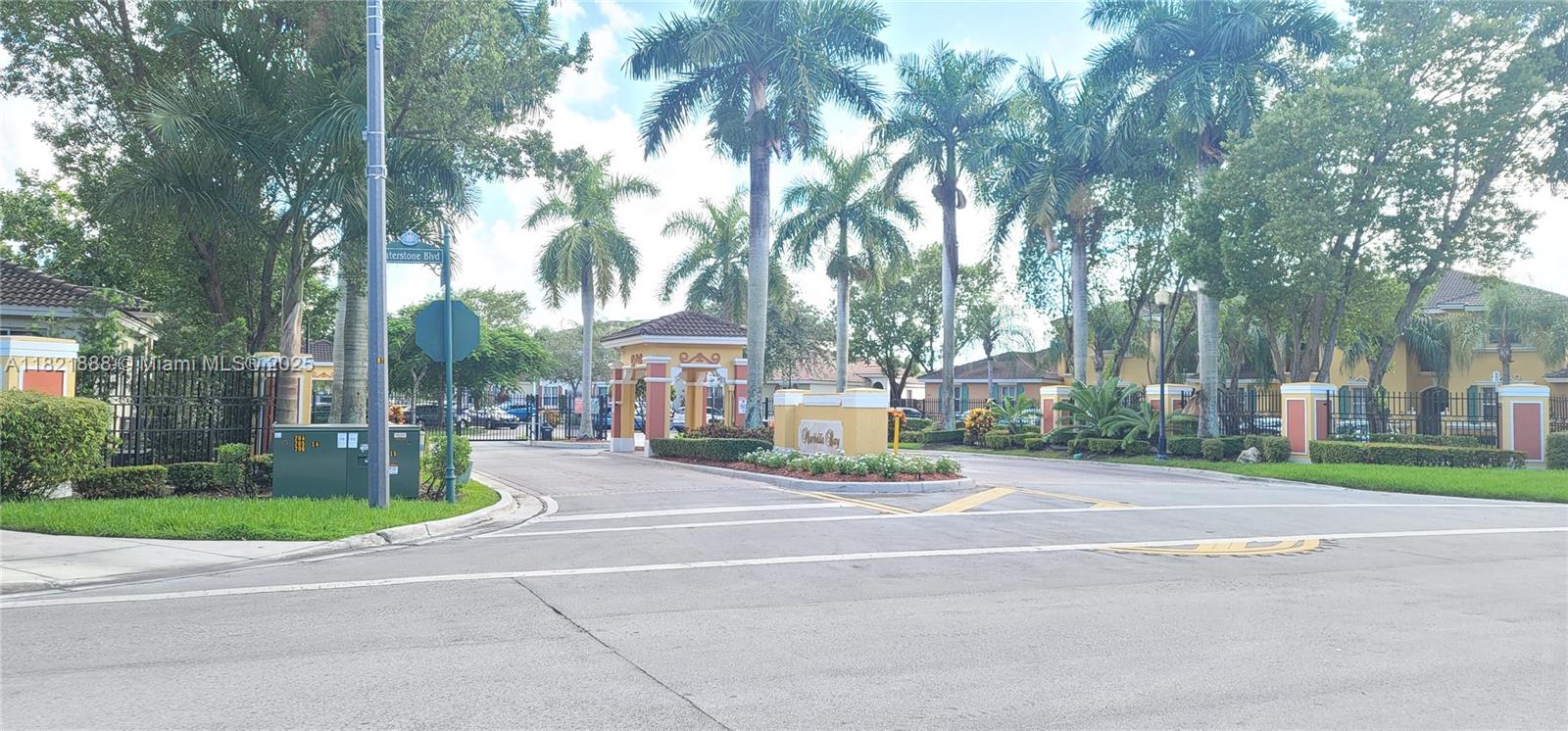 Property for Sale at 975 Ne 42nd Pl, Homestead, Miami-Dade County, Florida - Bedrooms: 3 
Bathrooms: 3  - $344,900