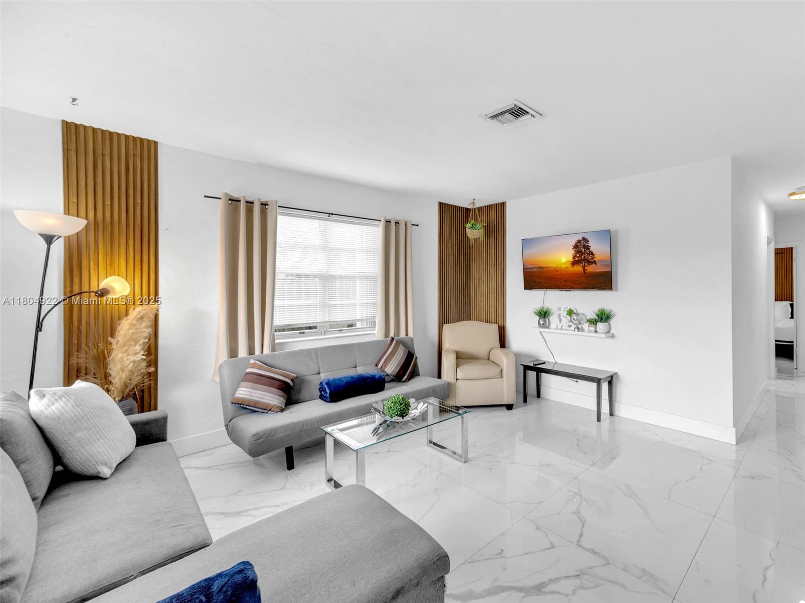 LINCOLN PARK REPLAT - Residential Lease