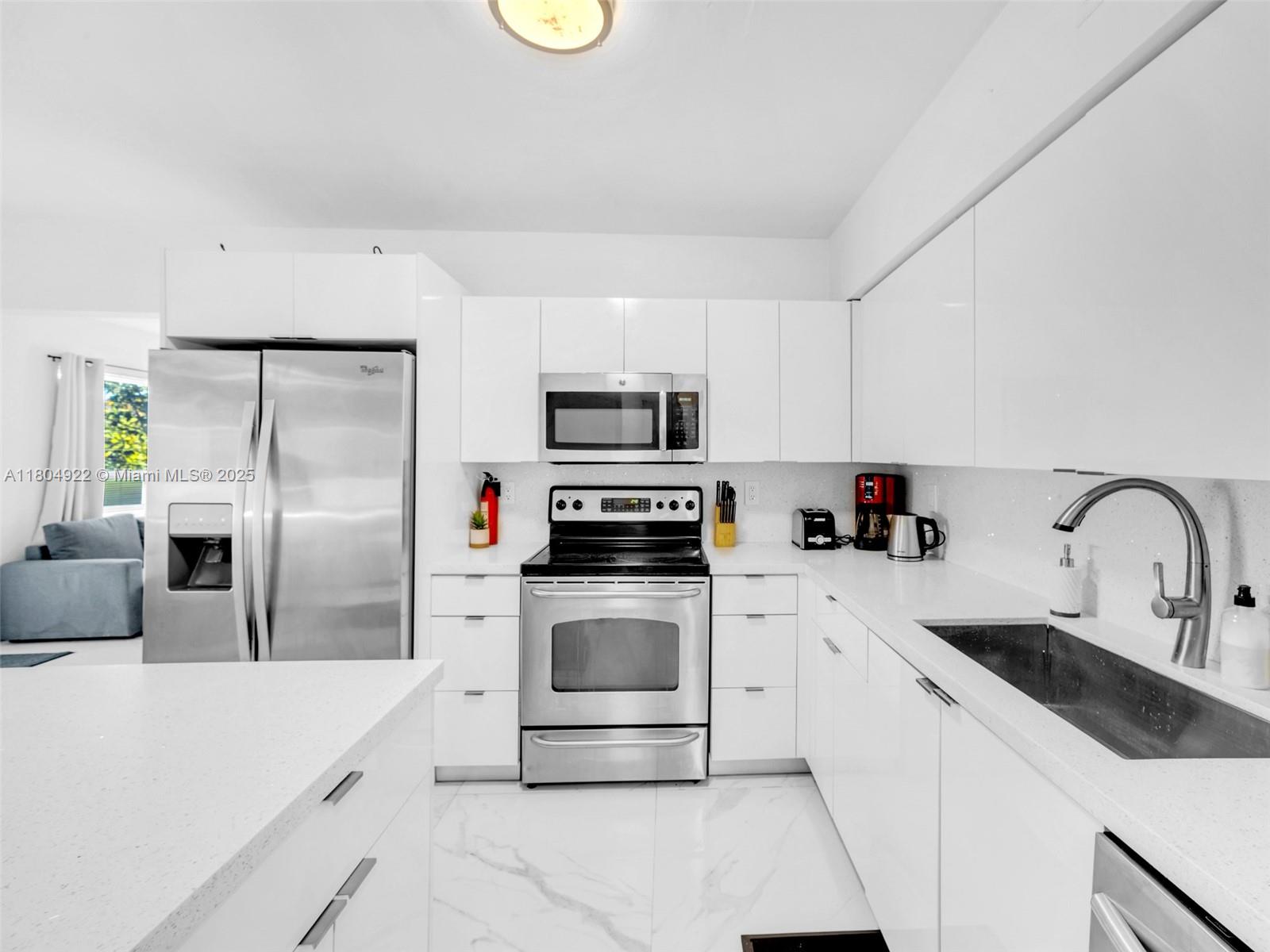 LINCOLN PARK REPLAT - Residential Lease